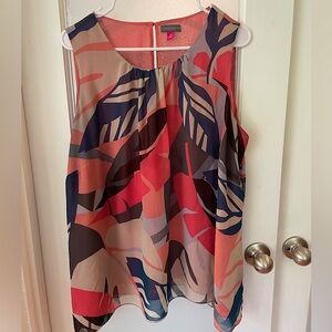 Plus Size 2X Vince Camuto sleeveless dress blouse with monstera tropical print